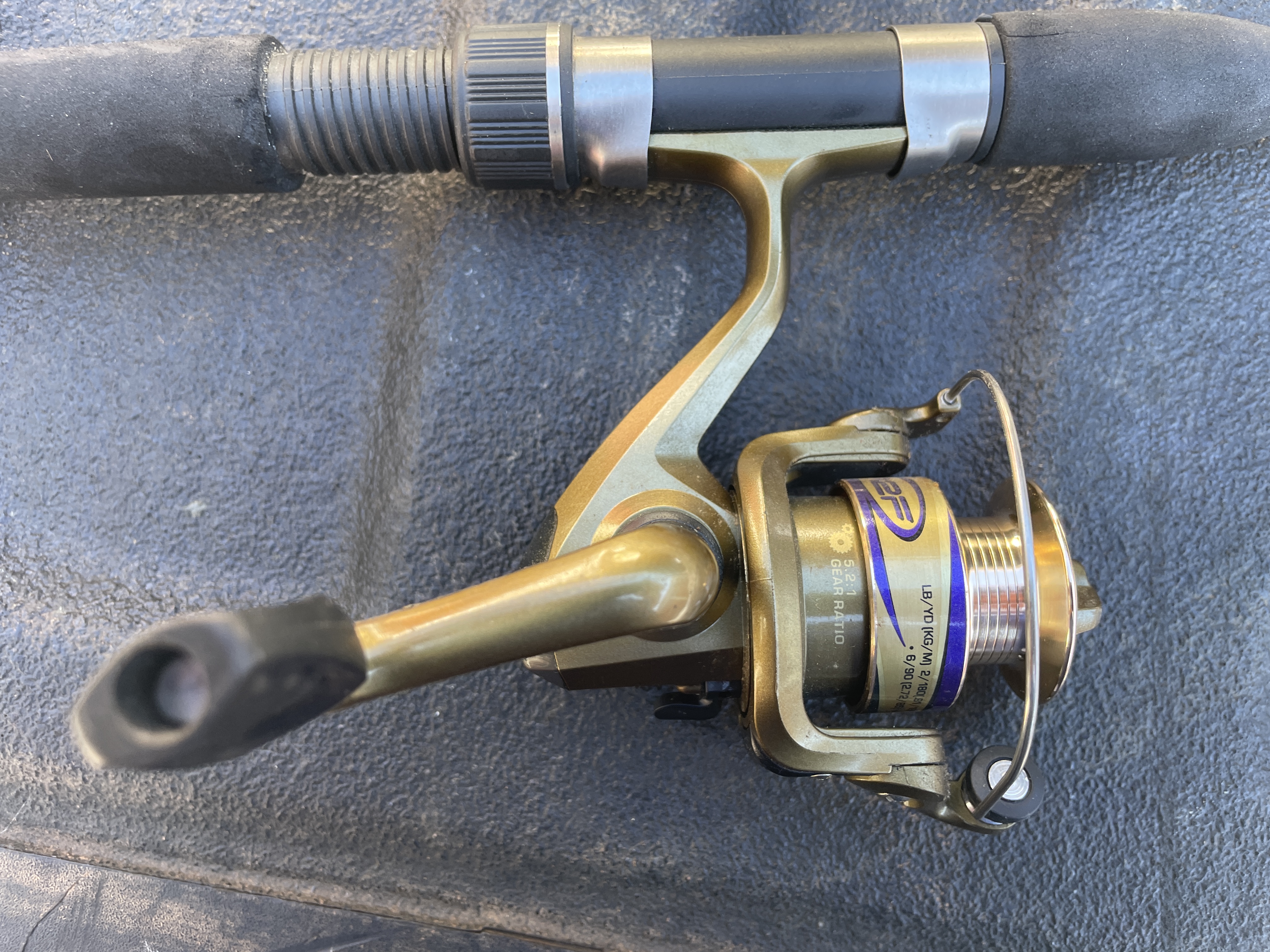 South Bend Ready 2 Fish (R2F) Spinning Combo - Rod &amp; Reel