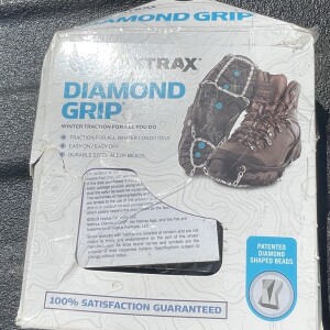 Yaktrax Diamond Traction Cleats for Snow or Ice (Size Large)